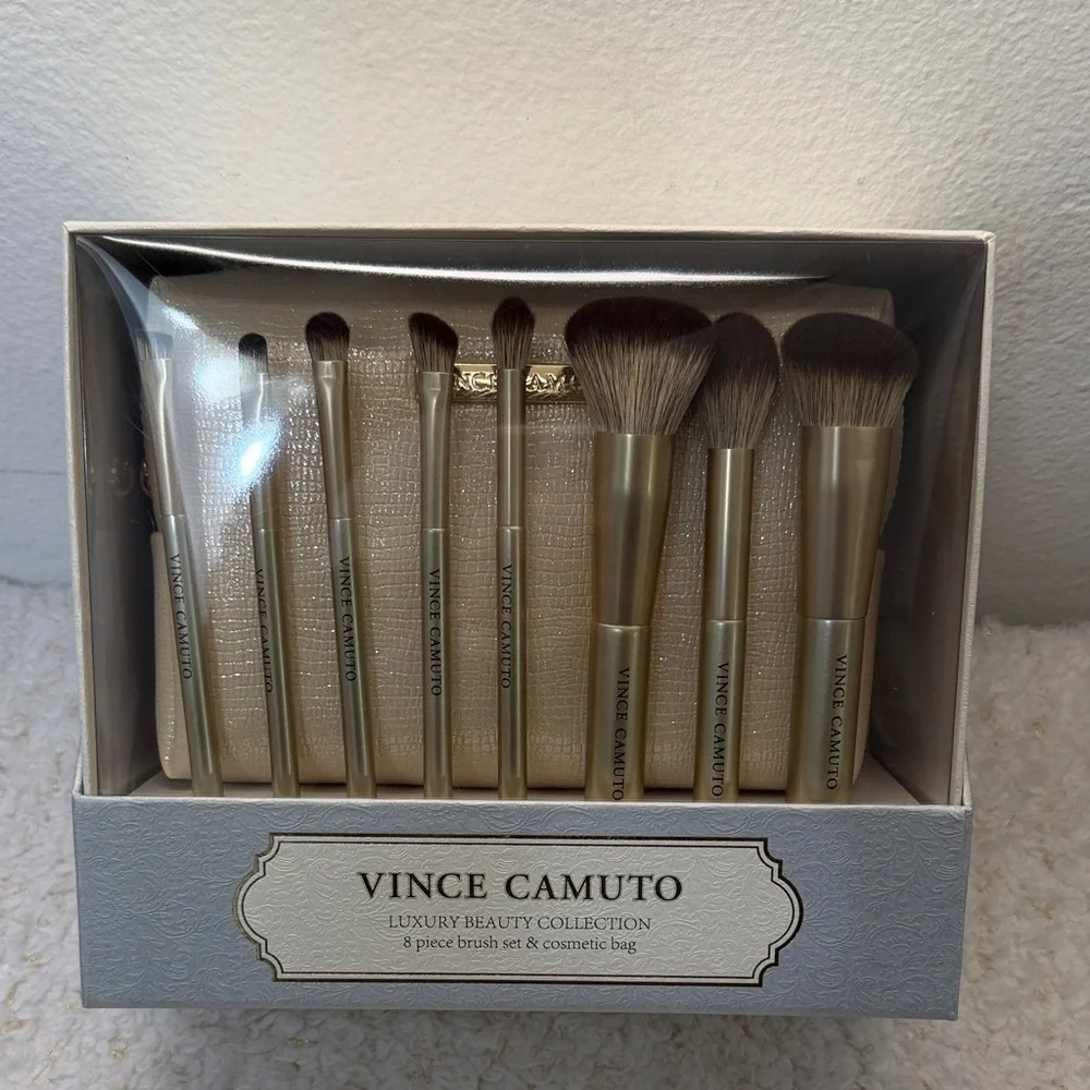 Vince Camuto Luxury beauty collection‎ 8 pcs Brush set and 1 cosmetic bag